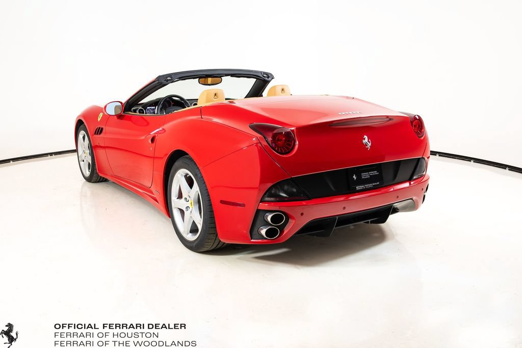 Used 2010 Ferrari California RWD image 2