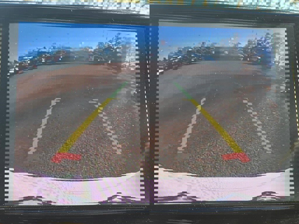 Used 2024 Chrysler Pacifica Touring-L image 12