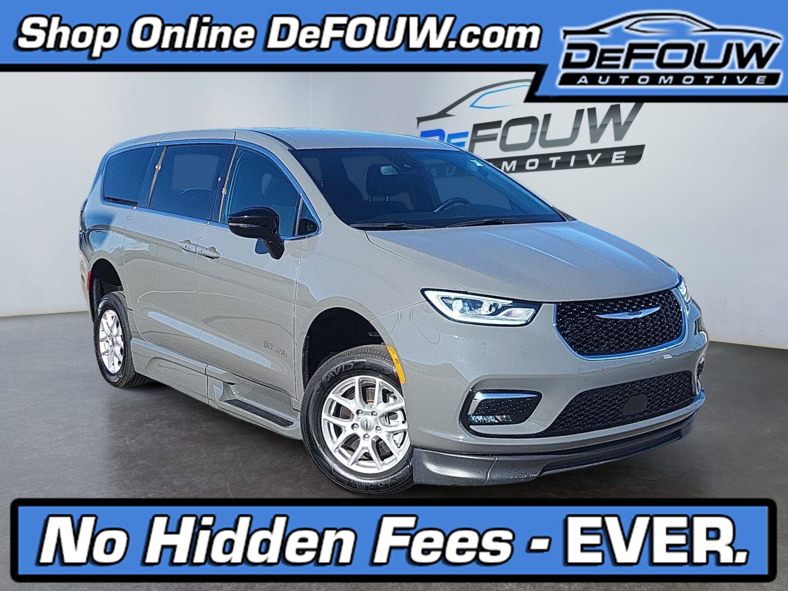 Used 2024 Chrysler Pacifica Touring