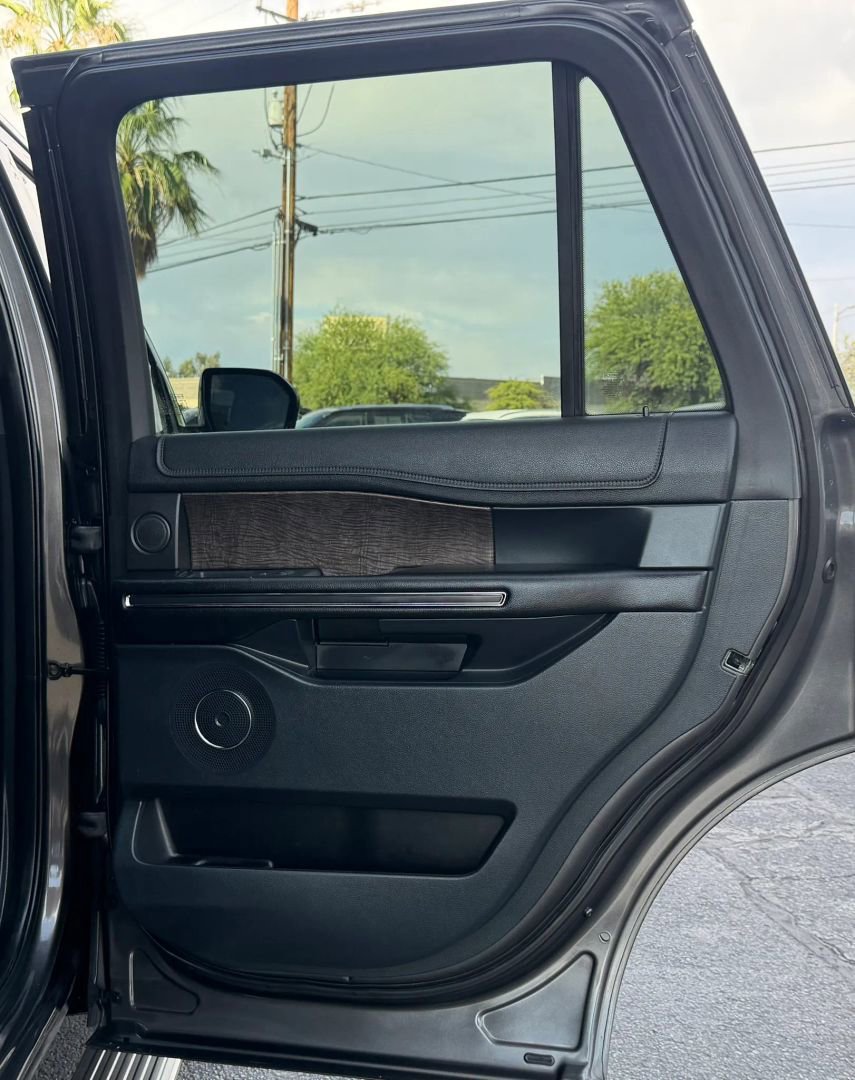 Used 2018 Ford Expedition Limited w/ Equipment Group 301A AWD/4WD image 39