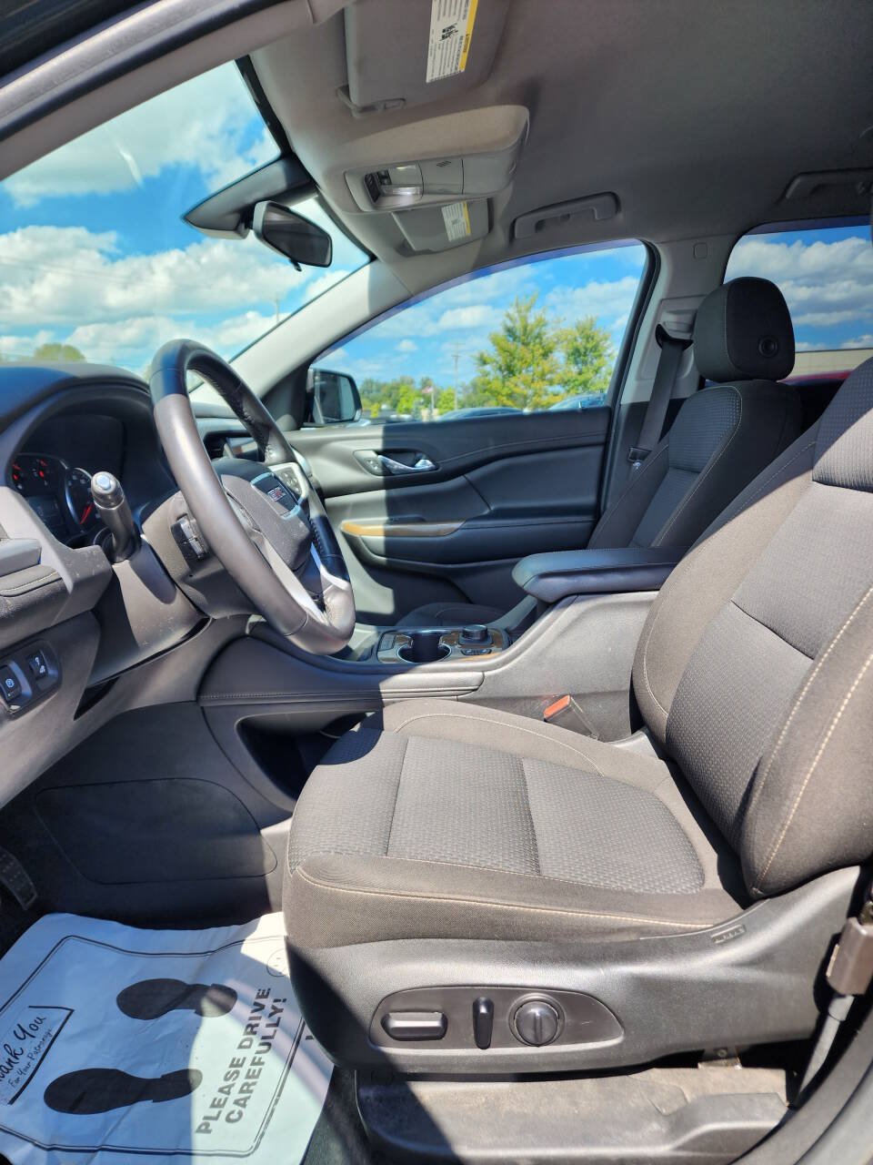 Used 2020 GMC Acadia SLE w/ Driver Convenience Package AWD/4WD image 17