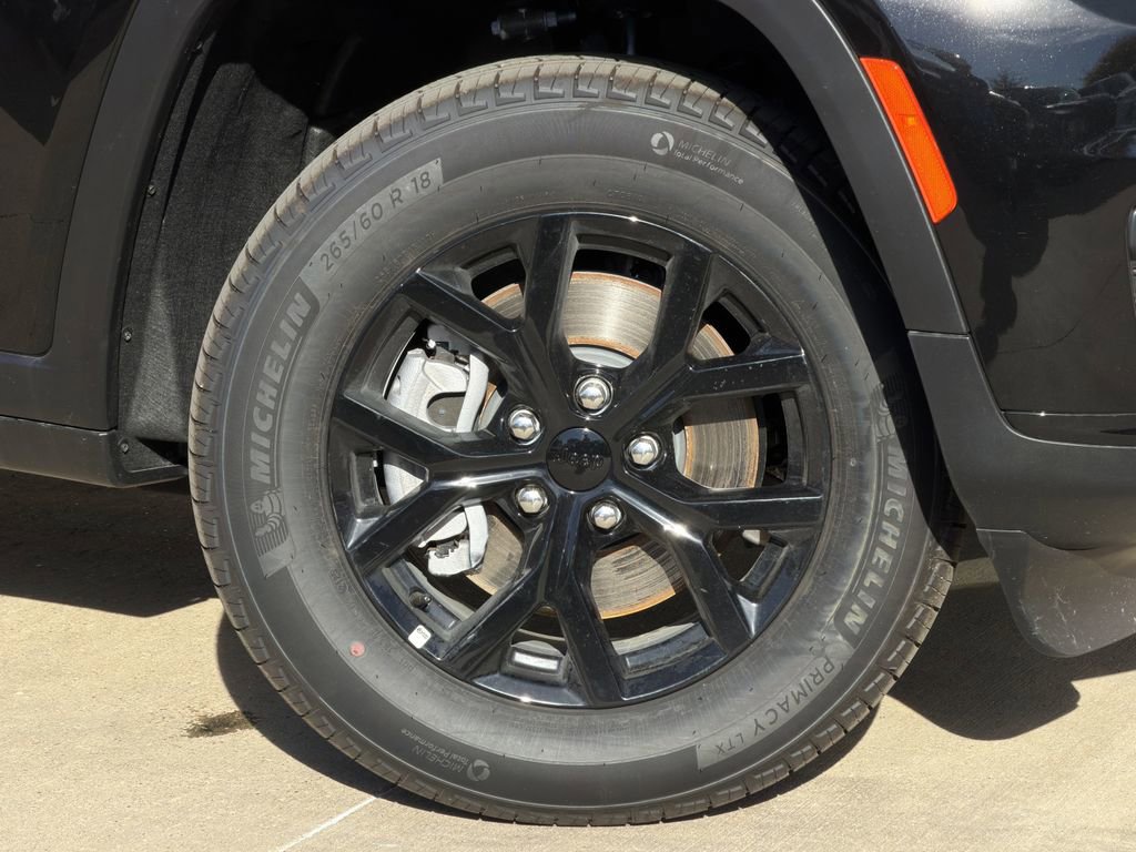 New 2025 Jeep Grand Cherokee L Altitude AWD/4WD image 8