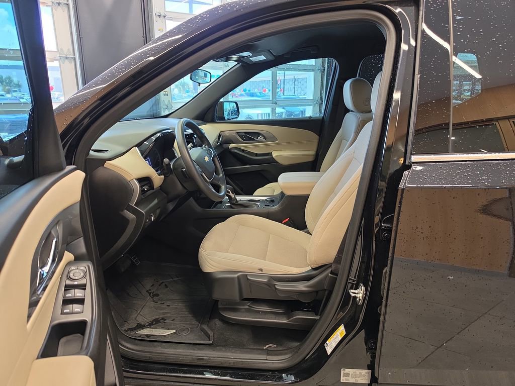 Used 2023 Chevrolet Traverse LS w/ Safety Package FWD image 14