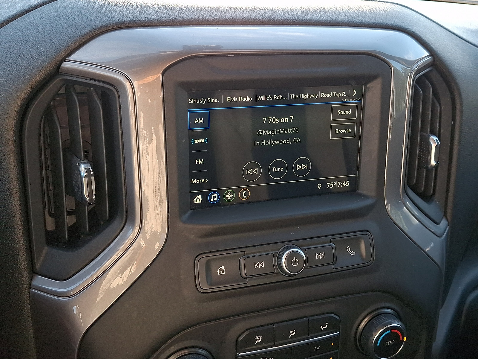 Used 2019 Chevrolet Silverado 1500 Custom Trail Boss w/ Custom Convenience Package AWD/4WD image 16