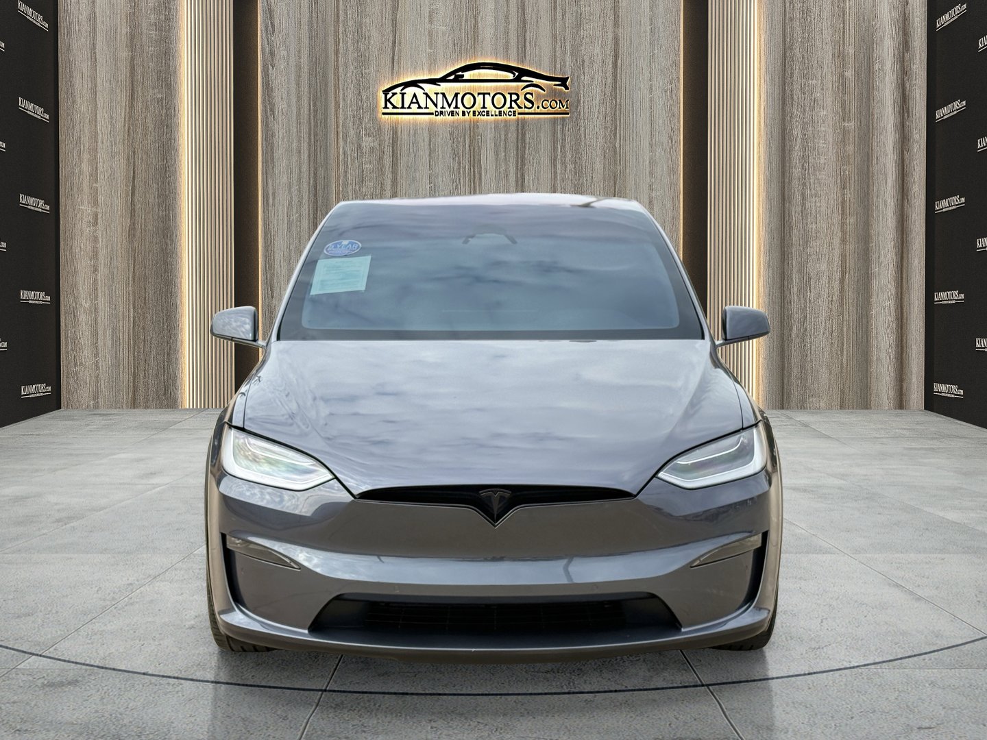 Used 2023 Tesla Model X image 2