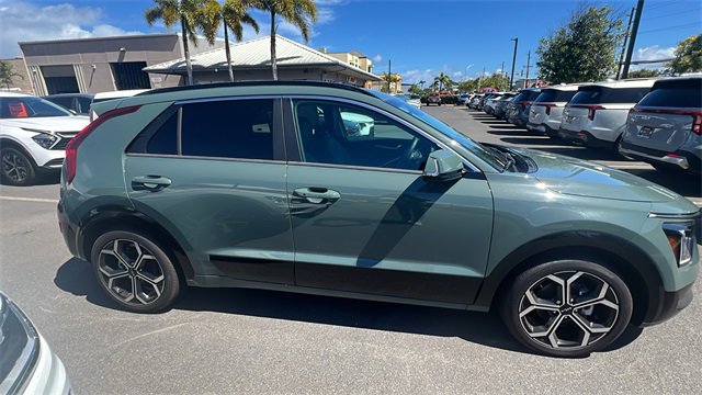 Used 2025 Kia Niro EX Touring image 6