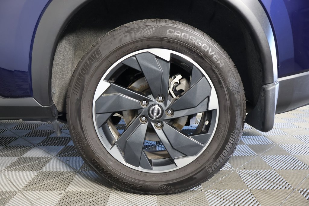 Used 2025 Nissan Rogue SV FWD image 16