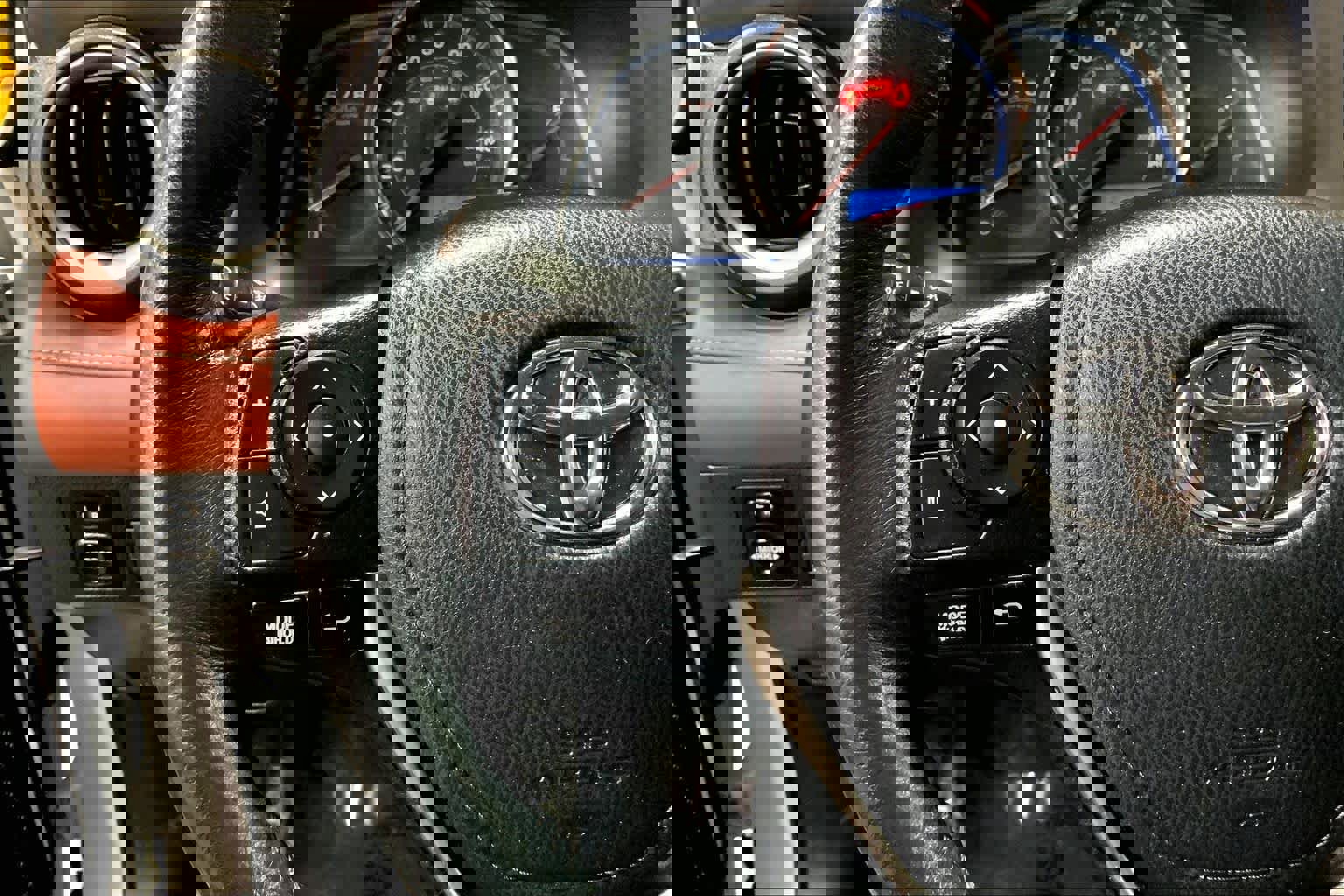 Used 2015 Toyota RAV4 Limited w/ Technology Package image 24