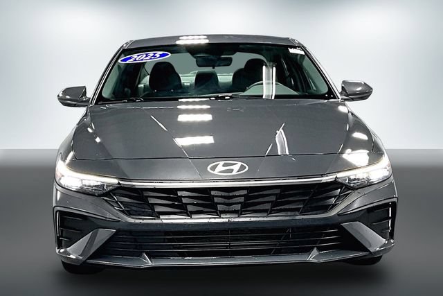 Used 2025 Hyundai Elantra SE FWD image 2
