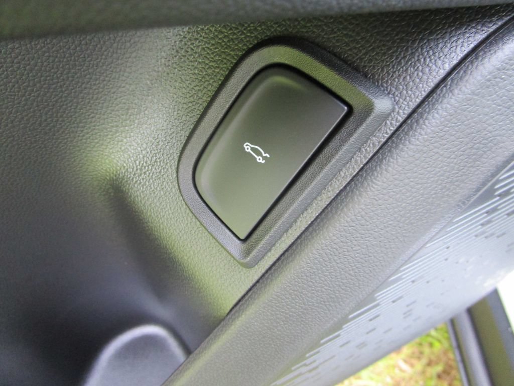 New 2026 Chevrolet Equinox RS w/ Convenience Package III FWD image 26