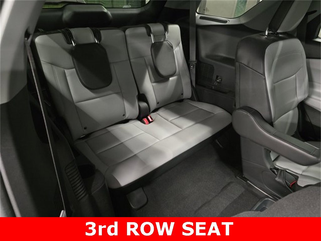 Used 2021 Ford Explorer XLT w/ Equipment Group 202A image 13