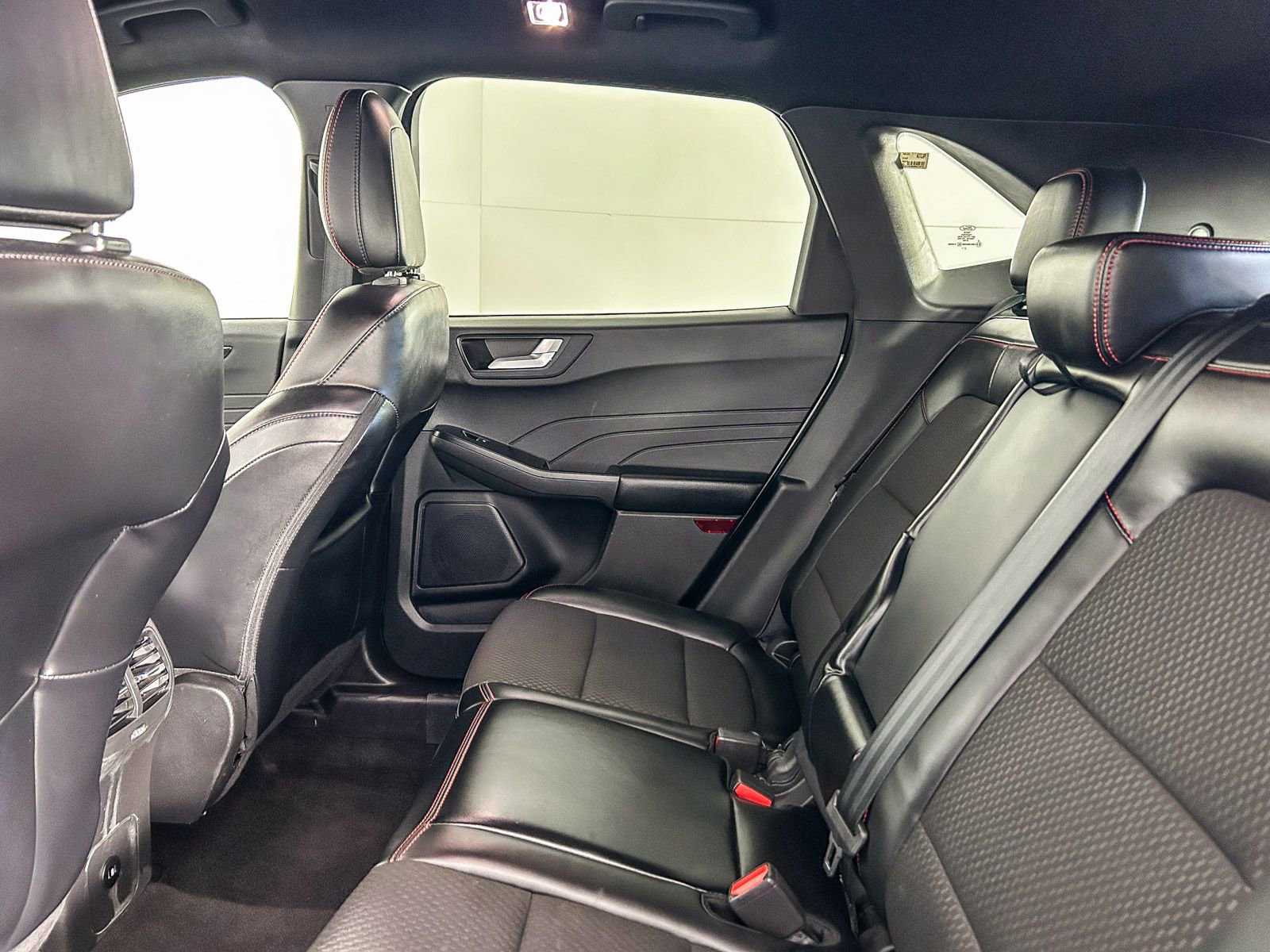 Used 2024 Ford Escape ST-Line image 19