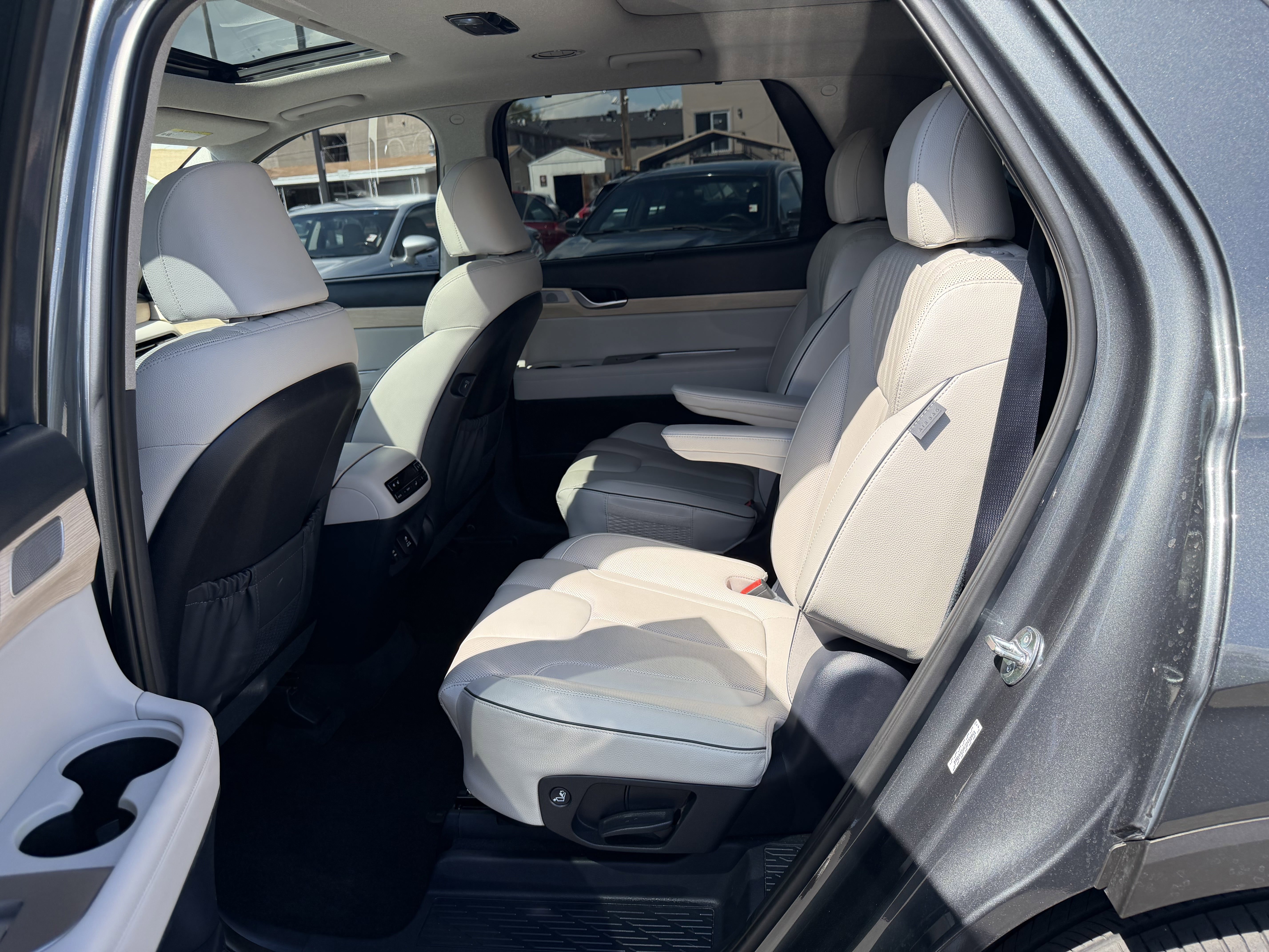 Used 2023 Hyundai Palisade Limited AWD/4WD image 19