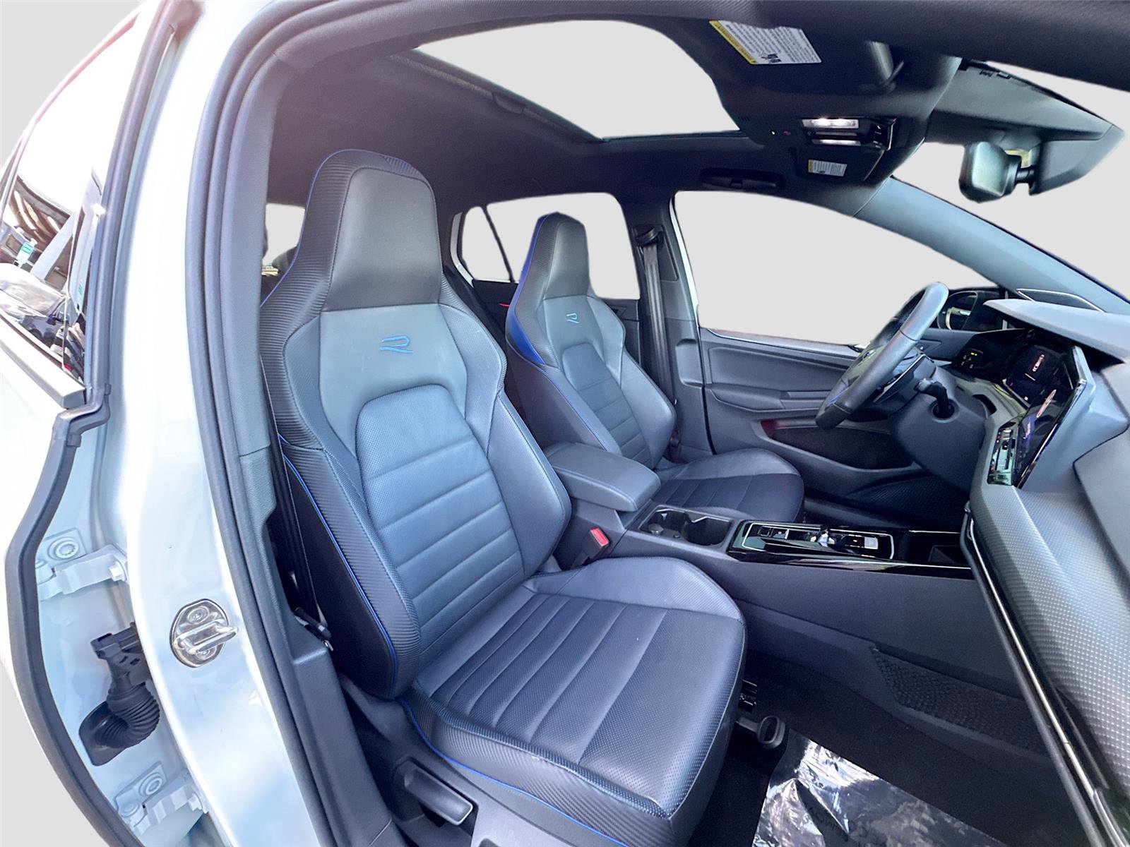 Used 2024 Volkswagen Golf R image 27