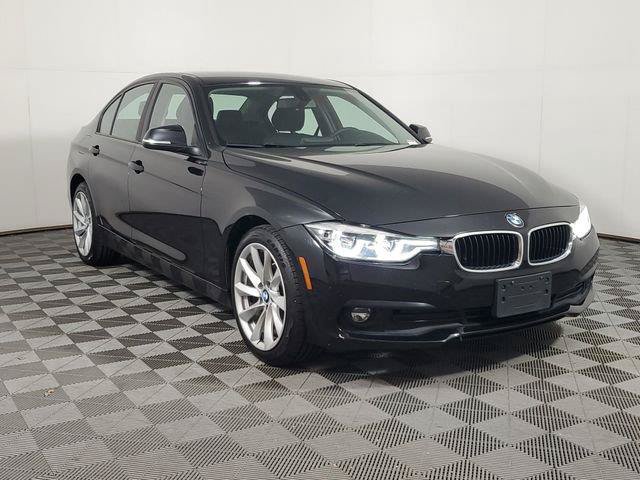 Used 2018 BMW 320i xDrive Sedan AWD/4WD image 3