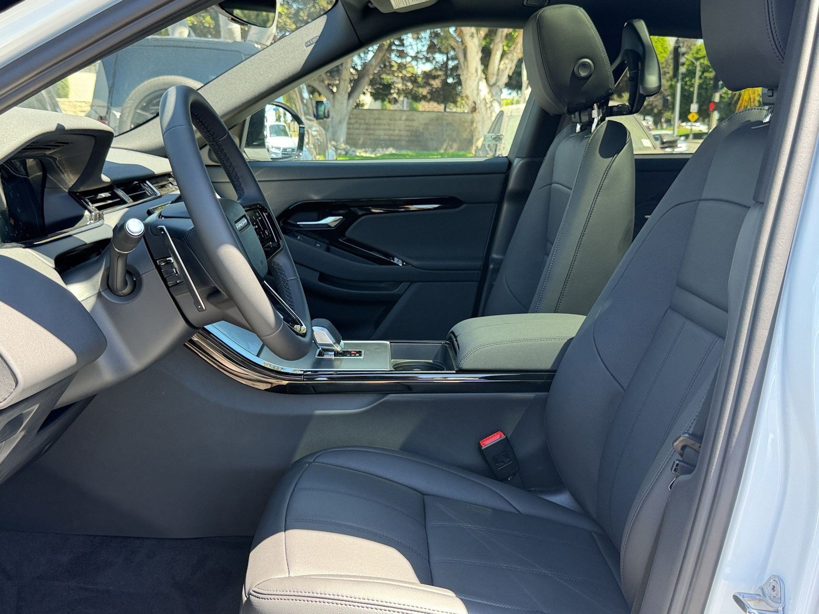 New 2026 Land Rover Range Rover Evoque S AWD/4WD image 28