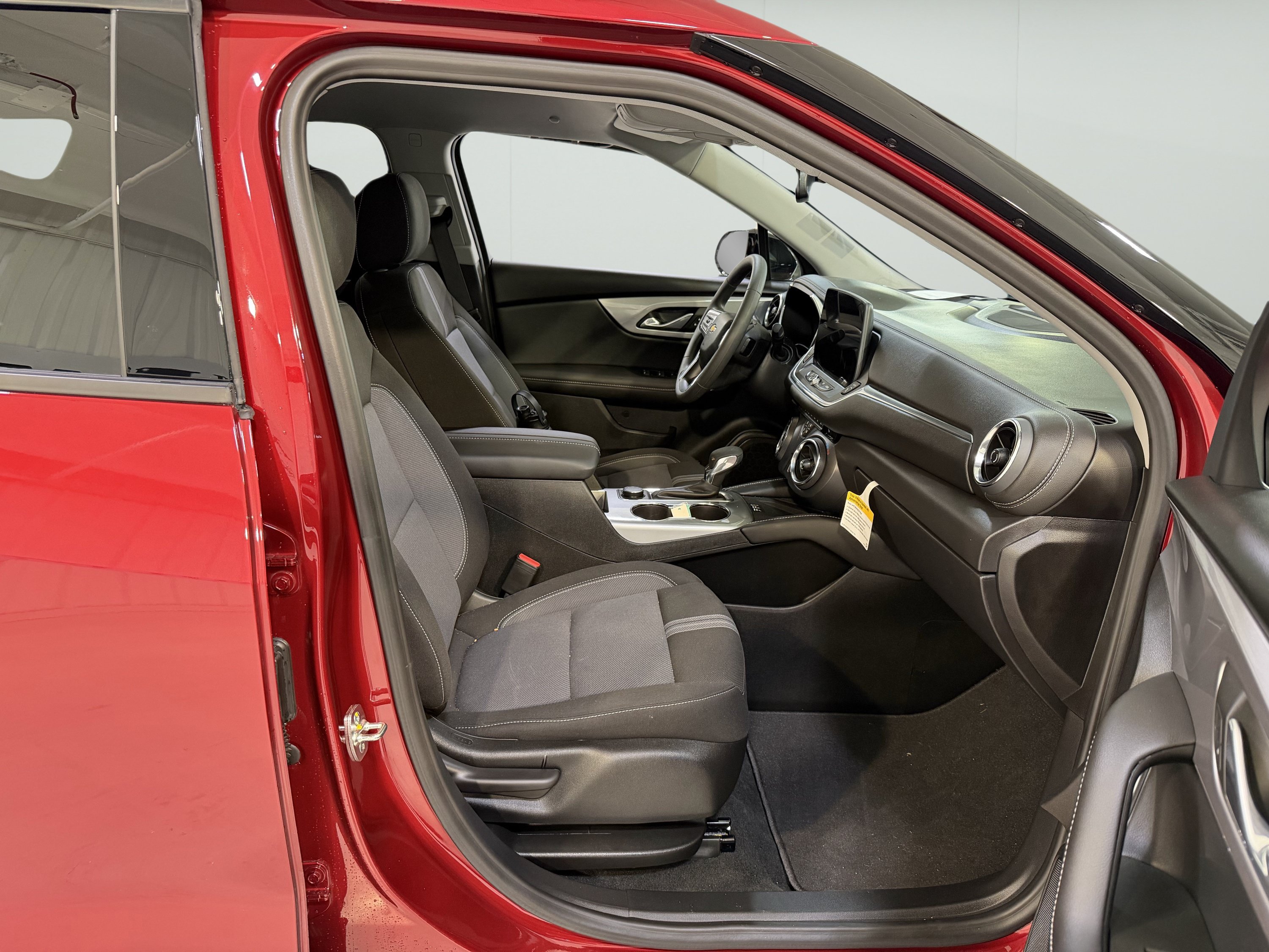 Used 2026 Chevrolet Blazer LT w/ Convenience Package FWD image 13