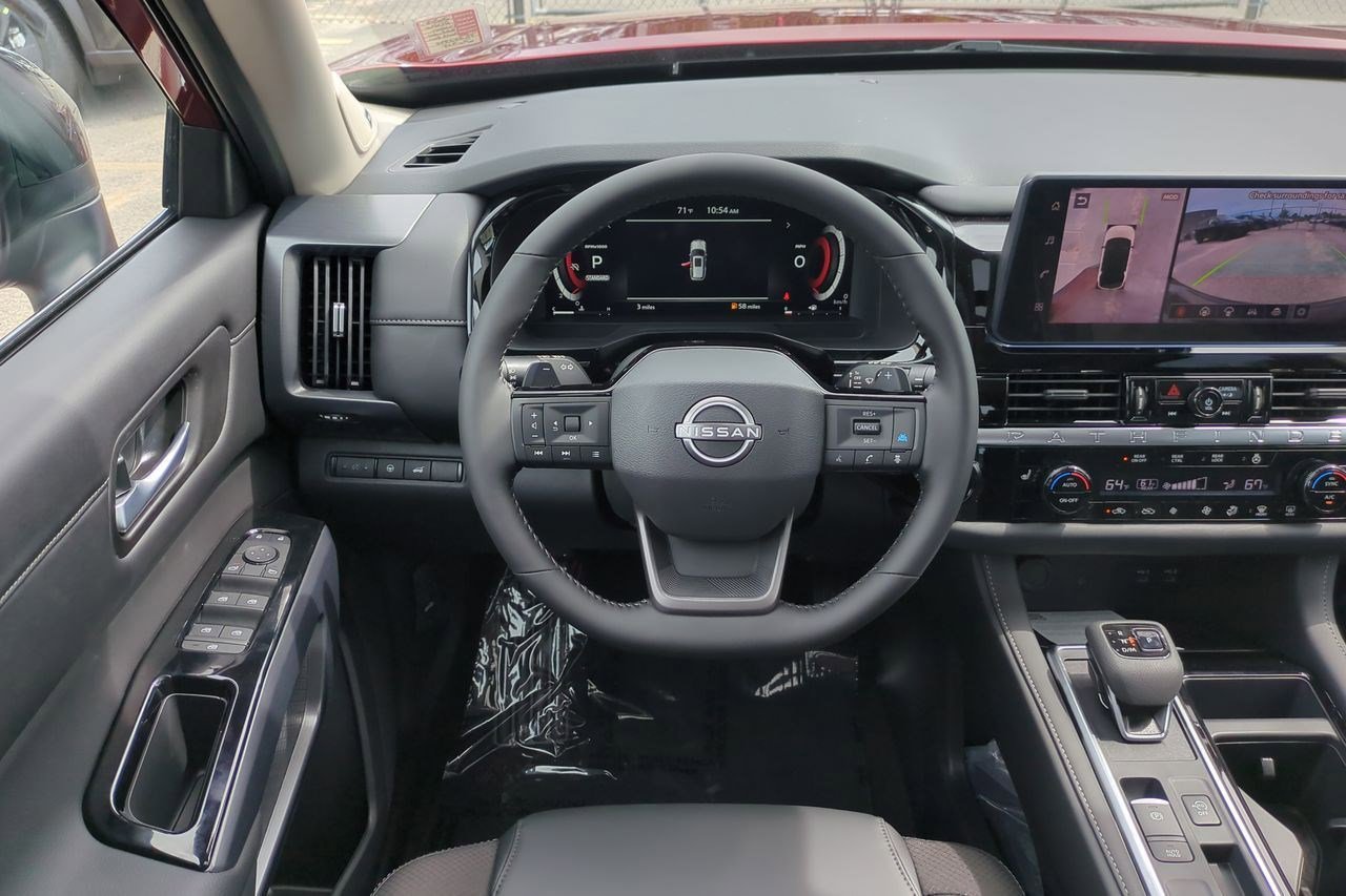 New 2026 Nissan Pathfinder SL w/ SL Premium Package FWD image 30