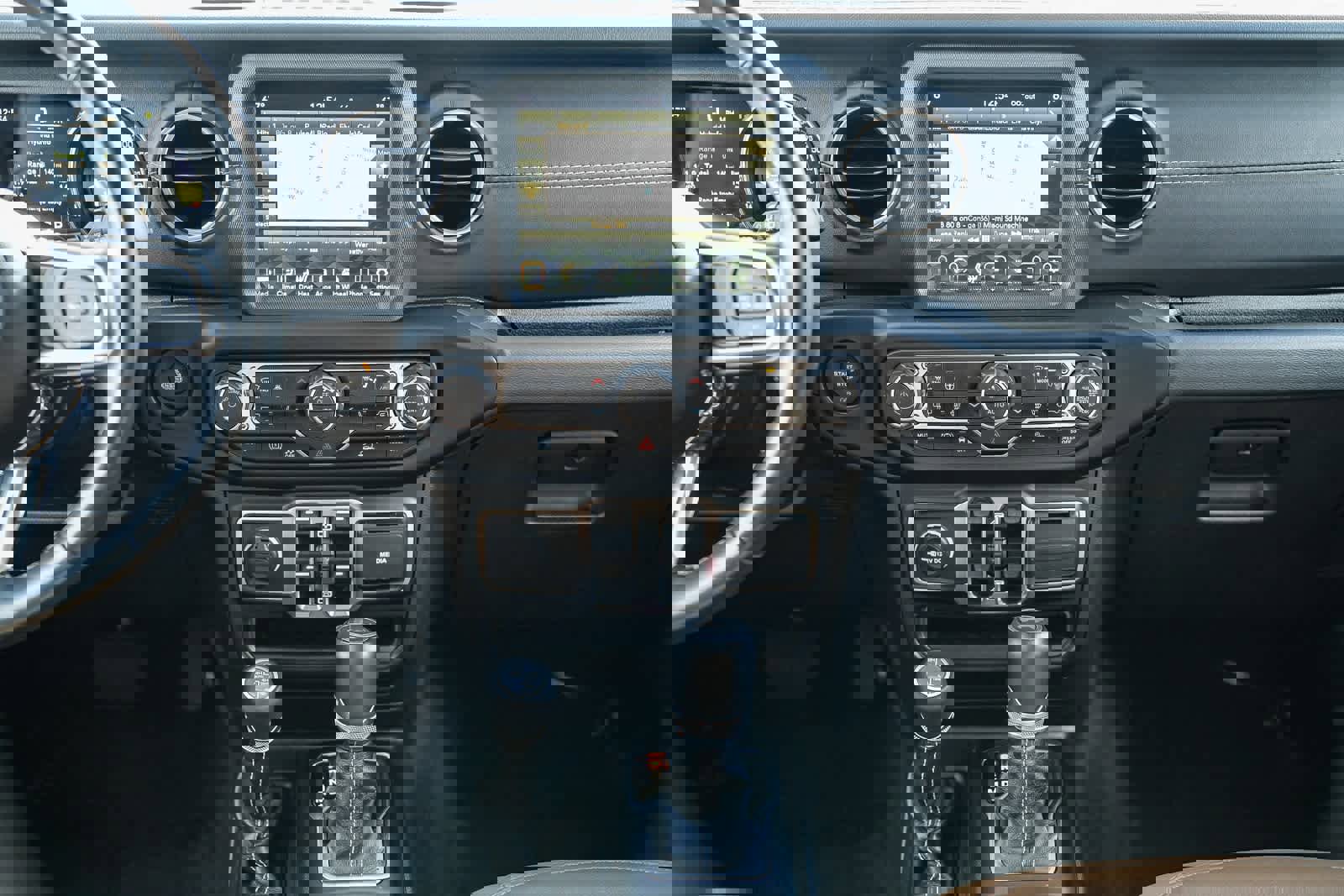 Used 2023 Jeep Wrangler Sahara w/ Cold Weather Group image 12