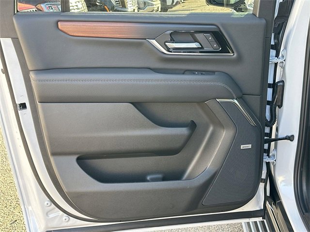 New 2026 GMC Yukon XL Denali w/ Denali Reserve Package image 25