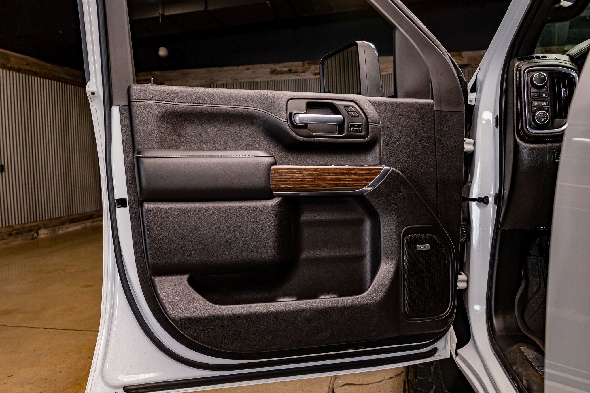 Used 2023 Chevrolet Silverado 3500 High Country w/ Z71 Off-Road Package image 28