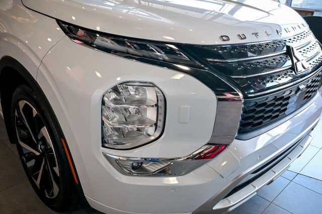 Used 2023 Mitsubishi Outlander SEL 40th Anniversary image 12