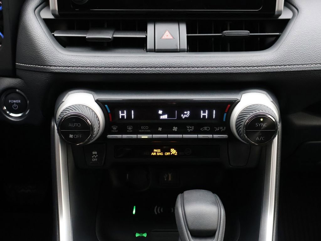 Used 2025 Toyota RAV4 XLE image 29