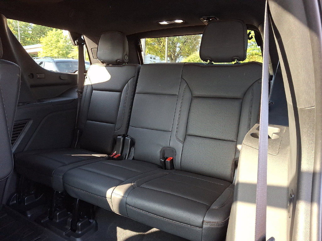 Used 2023 Chevrolet Tahoe High Country w/ LPO, Illumination Package AWD/4WD image 10