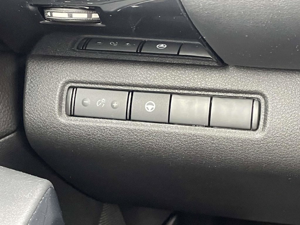 Used 2024 Nissan Pathfinder SV AWD/4WD image 26