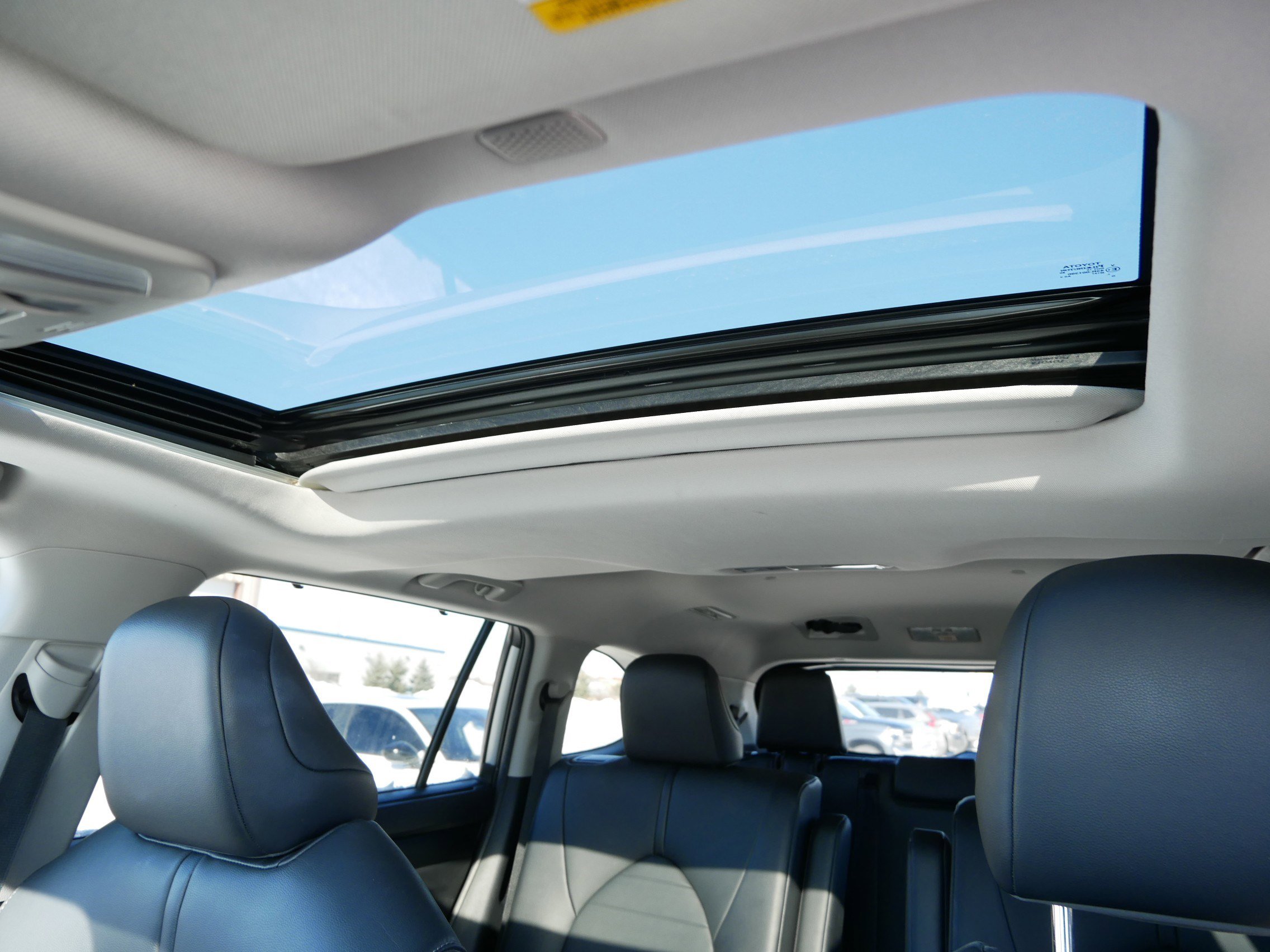 Used 2020 Toyota Highlander XLE image 33