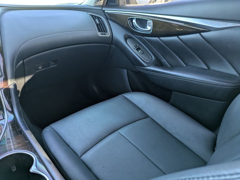 Used 2018 INFINITI Q50 Luxe w/ Cargo Package (L95) image 14