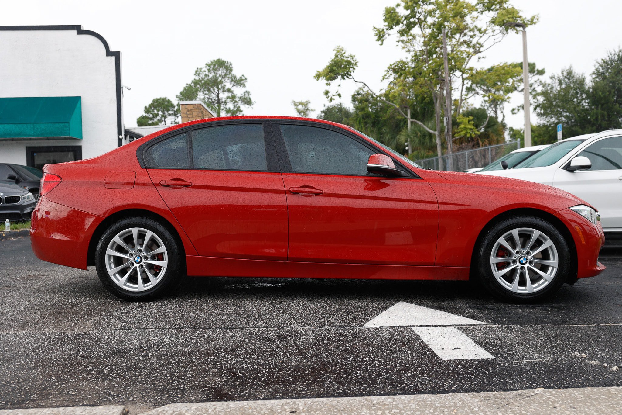 Used 2017 BMW 320i xDrive Sedan AWD/4WD image 16