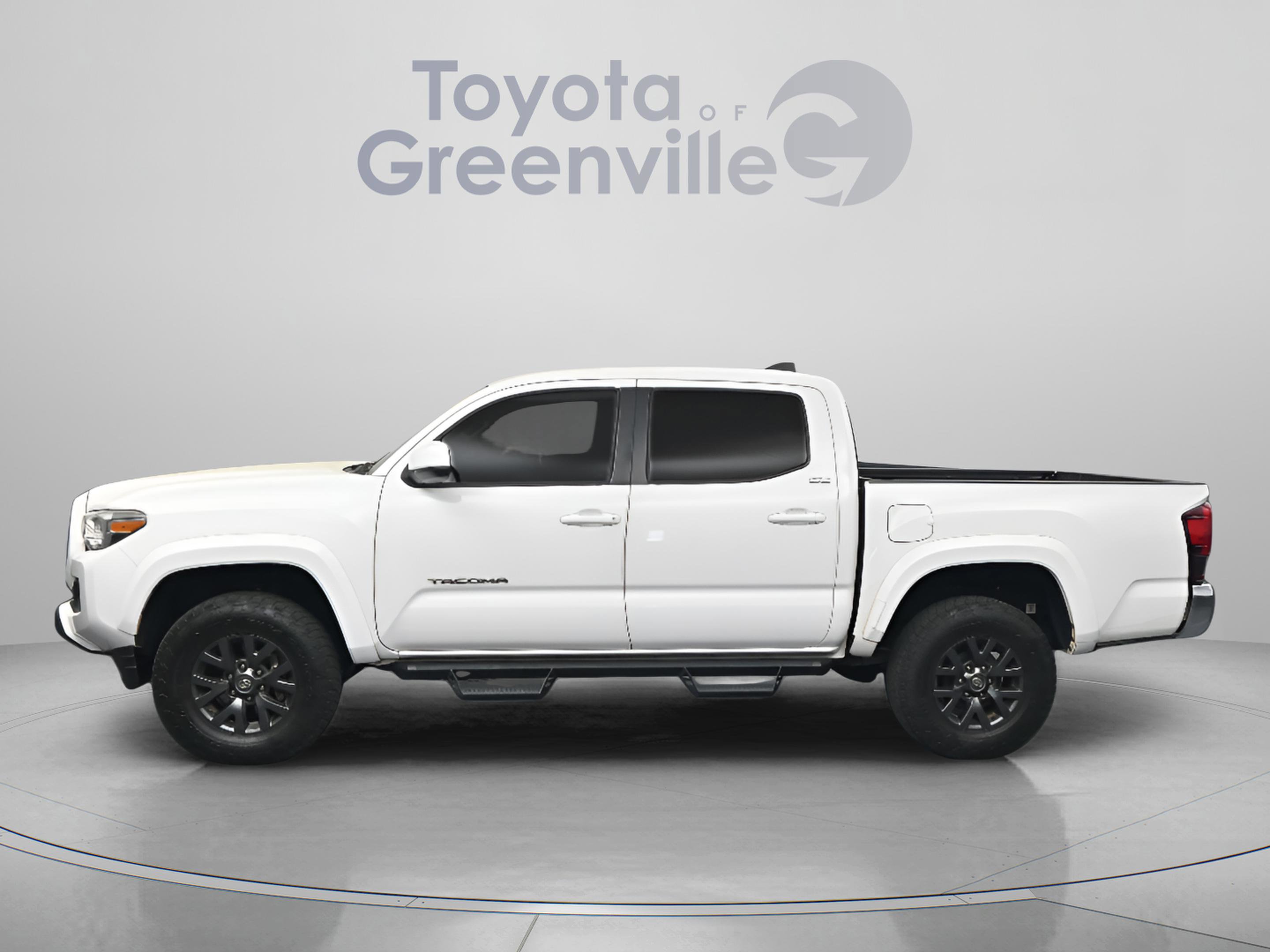 Used 2020 Toyota Tacoma SR5 AWD/4WD image 5