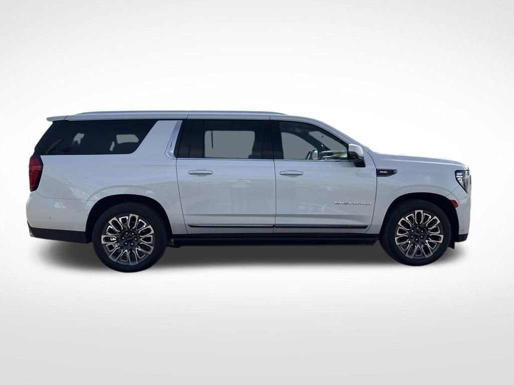 Used 2023 GMC Yukon XL Denali Ultimate image 8