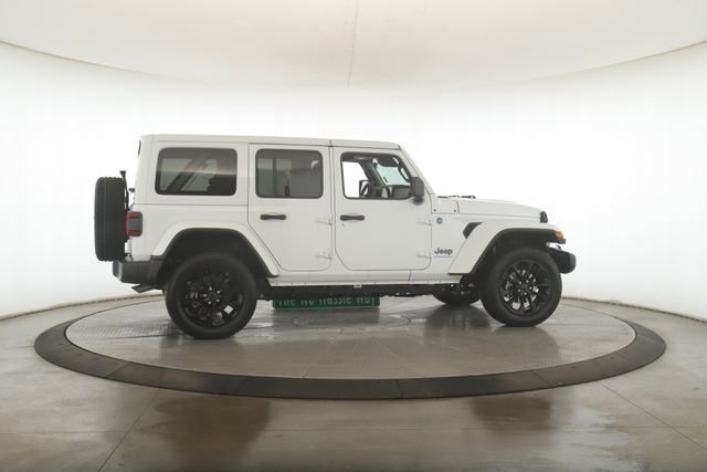 Used 2025 Jeep Wrangler Unlimited Sahara w/ Safety Group image 6