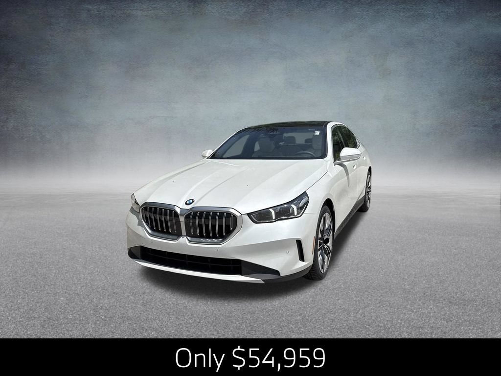 Certified 2026 BMW 530i xDrive w/ Premium Package AWD/4WD image 4