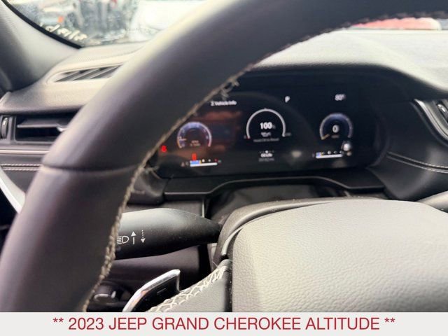 Used 2023 Jeep Grand Cherokee Altitude AWD/4WD image 18