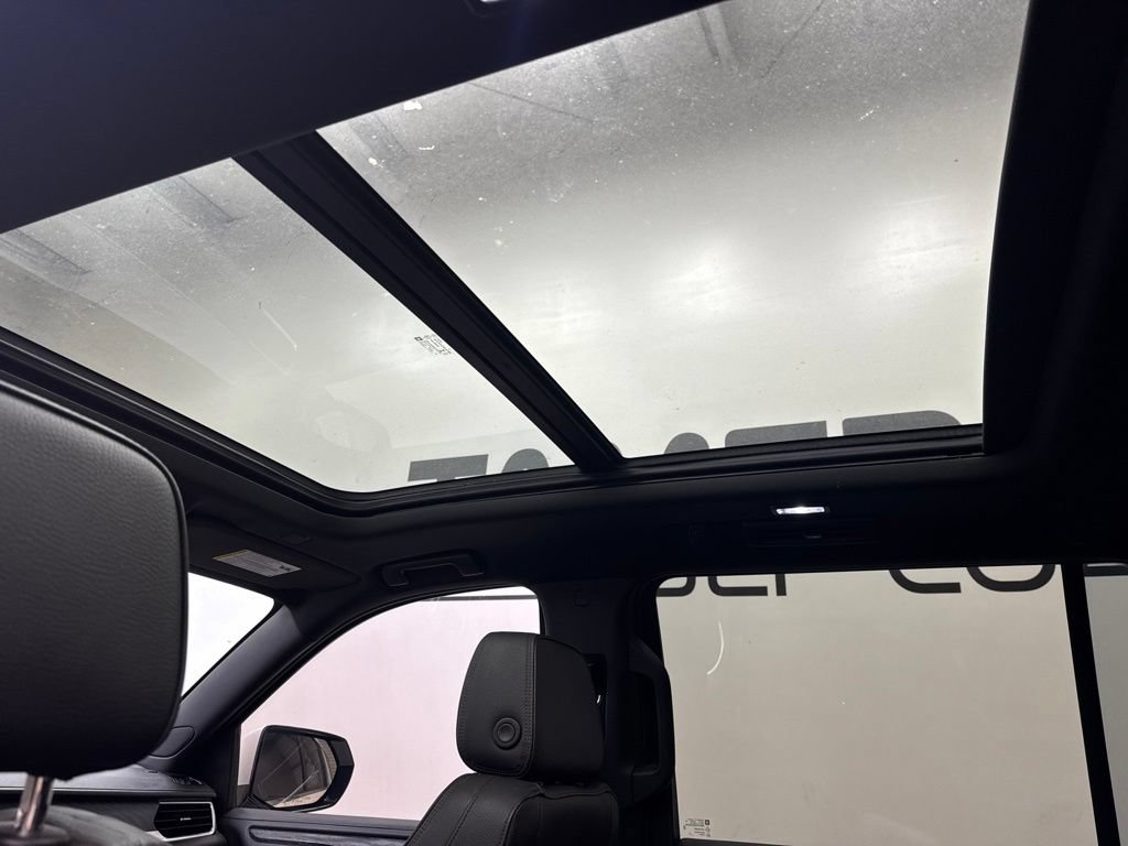 Used 2022 GMC Yukon XL Denali AWD/4WD image 17