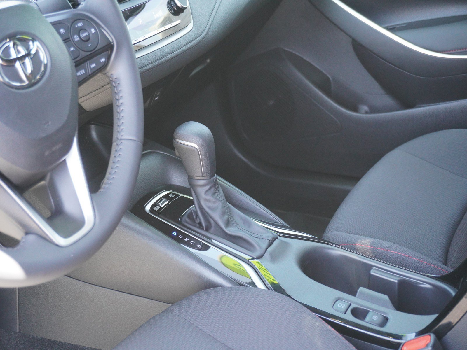 Used 2025 Toyota Corolla SE FWD image 19