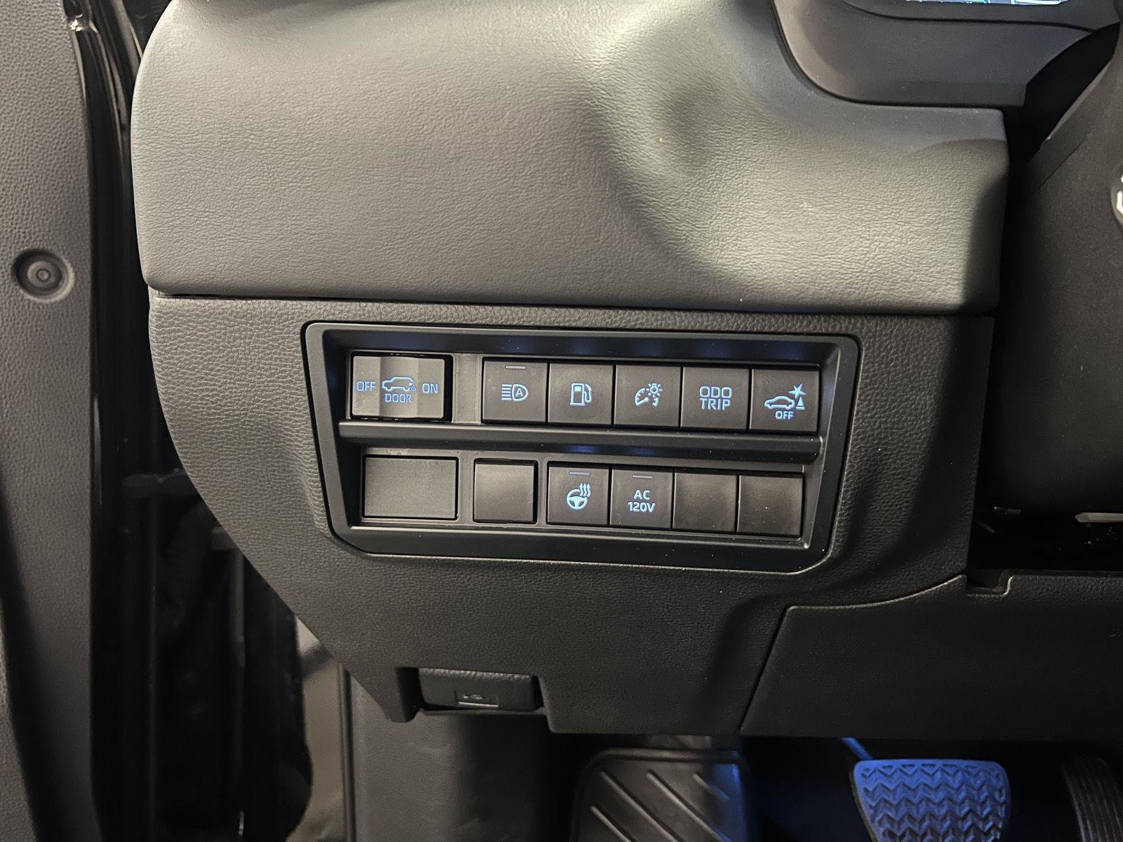 Used 2023 Toyota Sequoia Platinum AWD/4WD image 16
