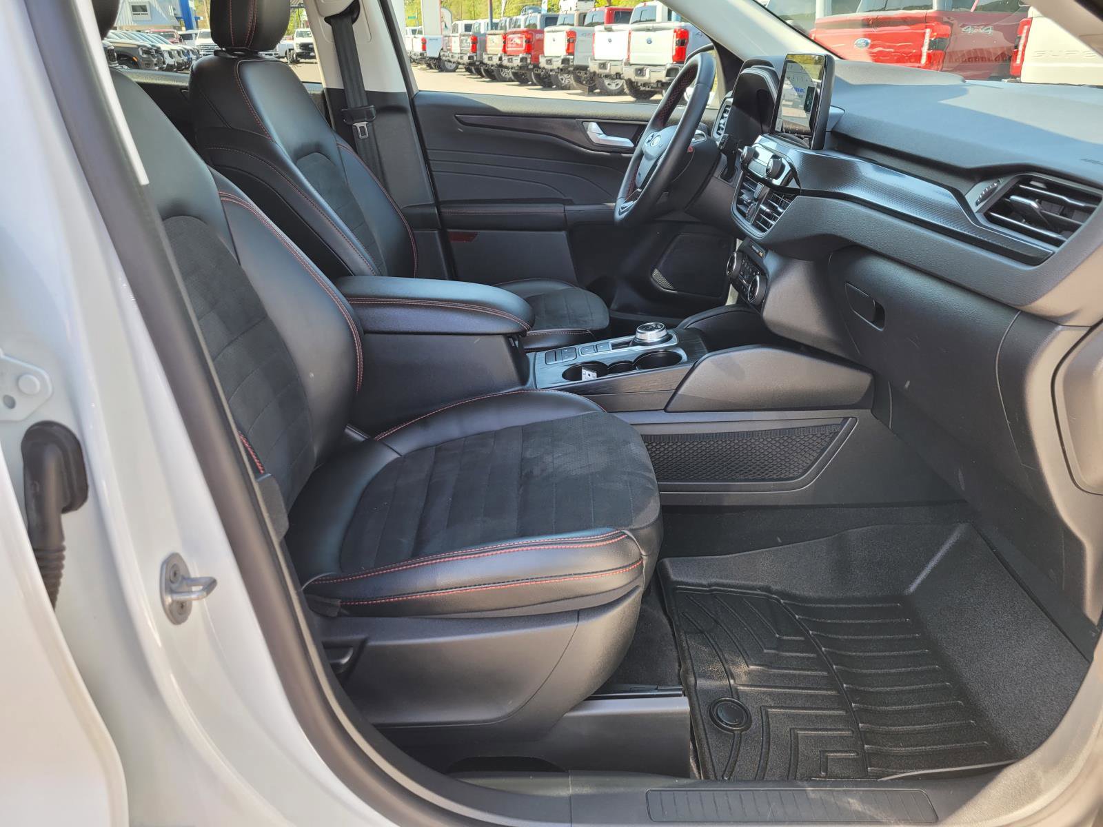 Used 2022 Ford Escape SEL w/ SEL Stealth AWD Package image 20