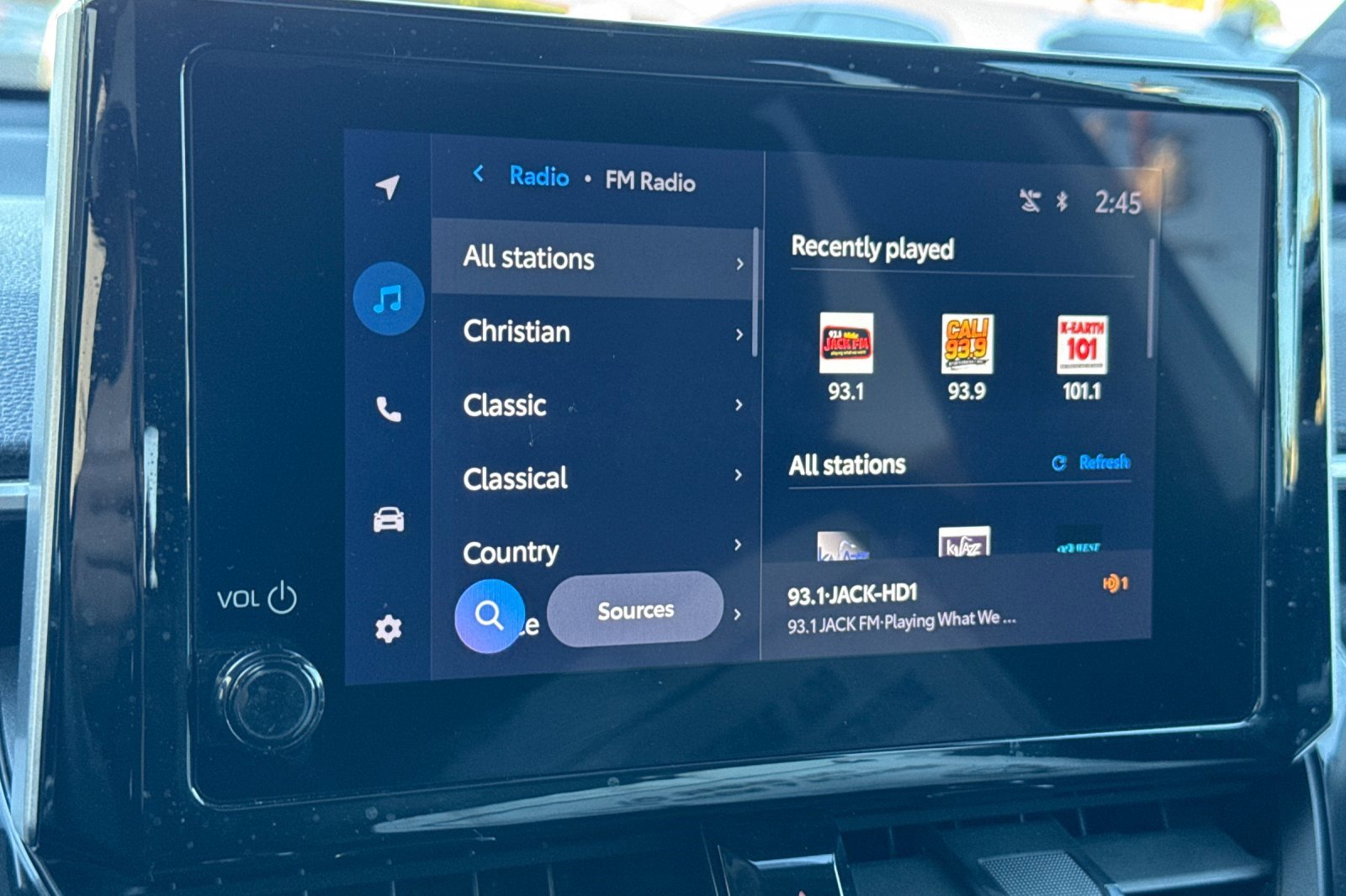 Certified 2023 Toyota Corolla Cross XLE image 25