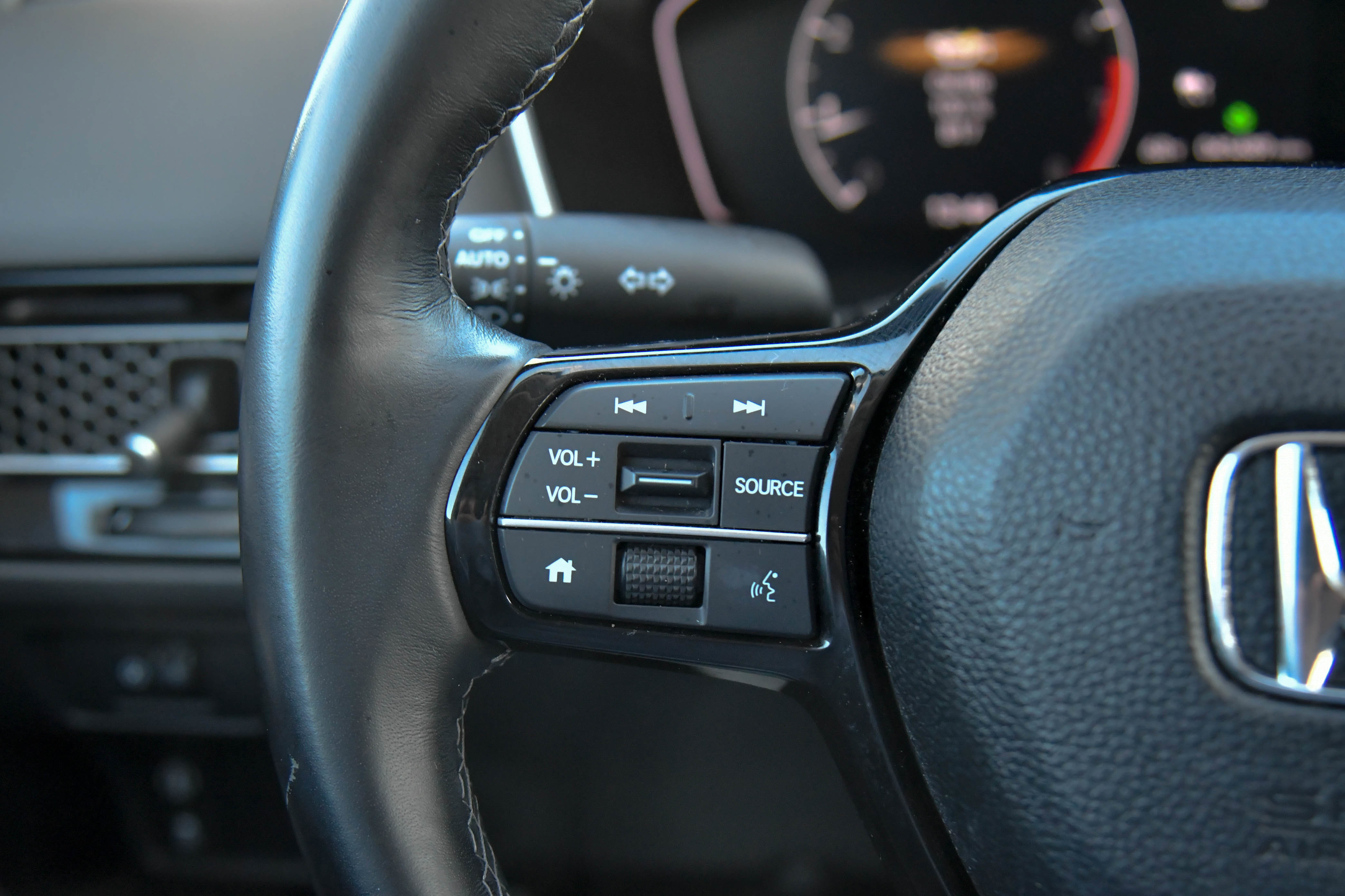 Used 2024 Honda Civic EX-L image 30