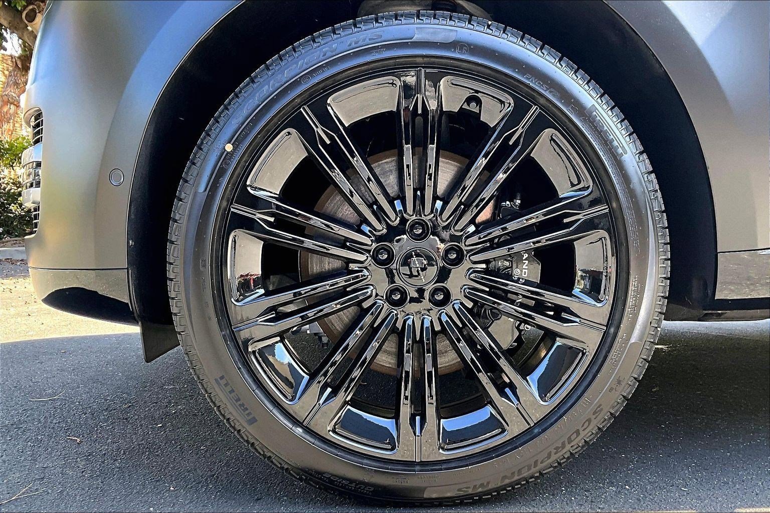 New 2026 Land Rover Range Rover Autobiography image 6