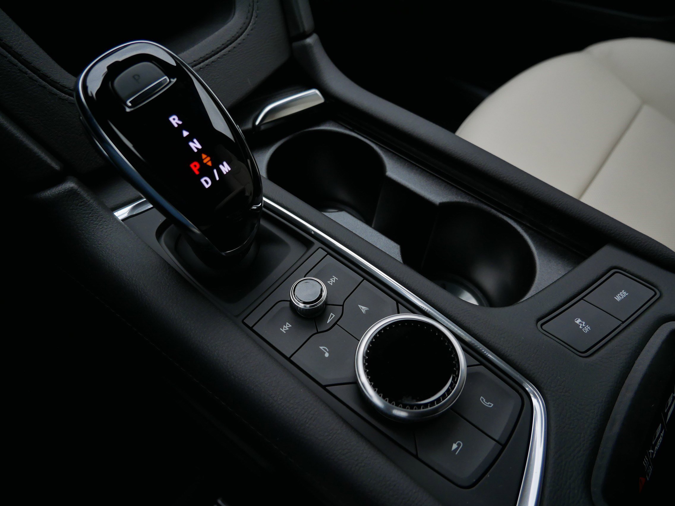 New 2026 Cadillac XT5 Sportv w/ LPO, Floor Liner Package image 22