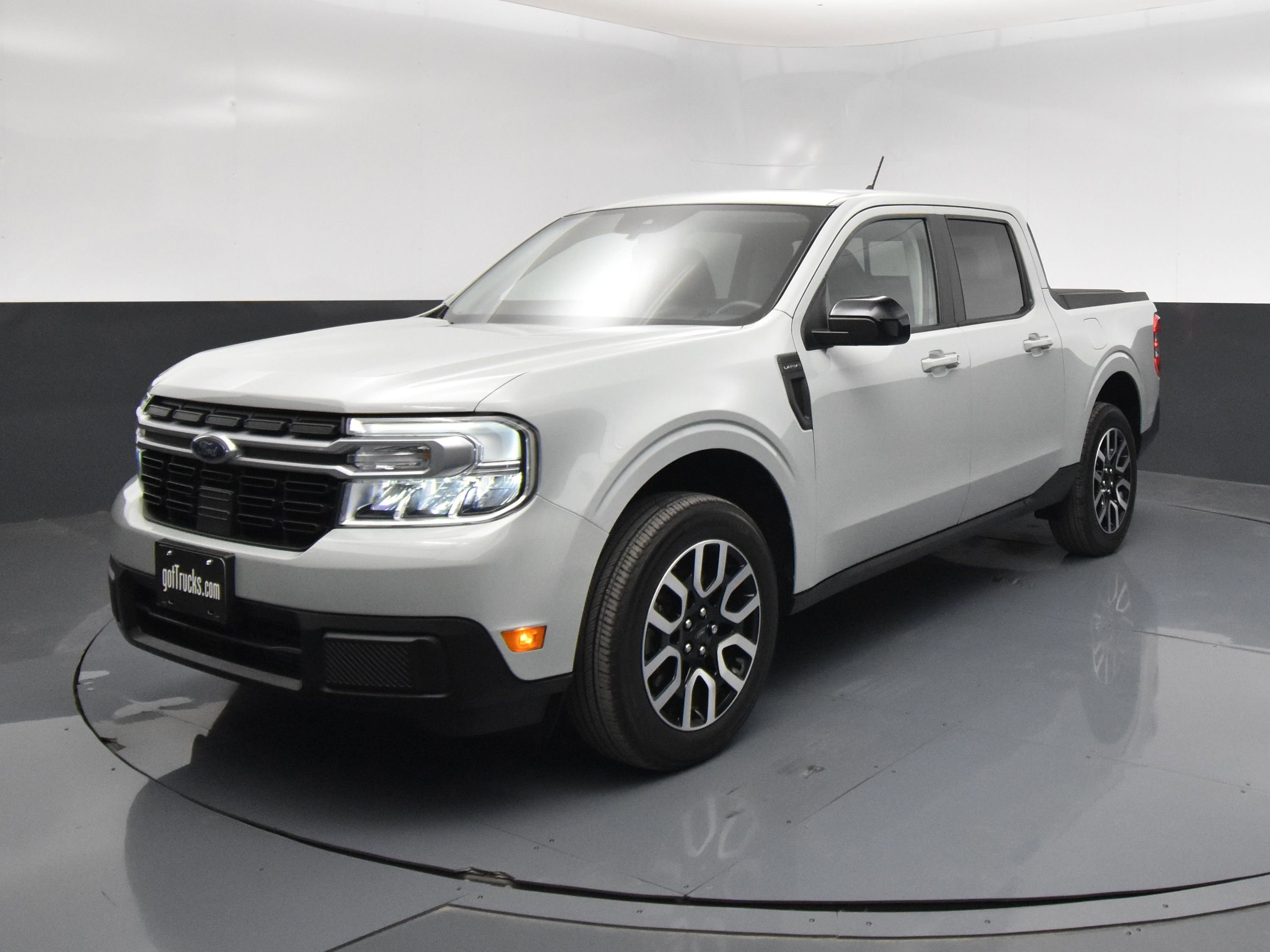 Used 2024 Ford Maverick Lariat AWD/4WD image 2