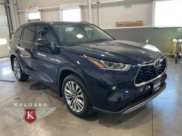 Used 2026 Toyota Highlander Platinum image 1