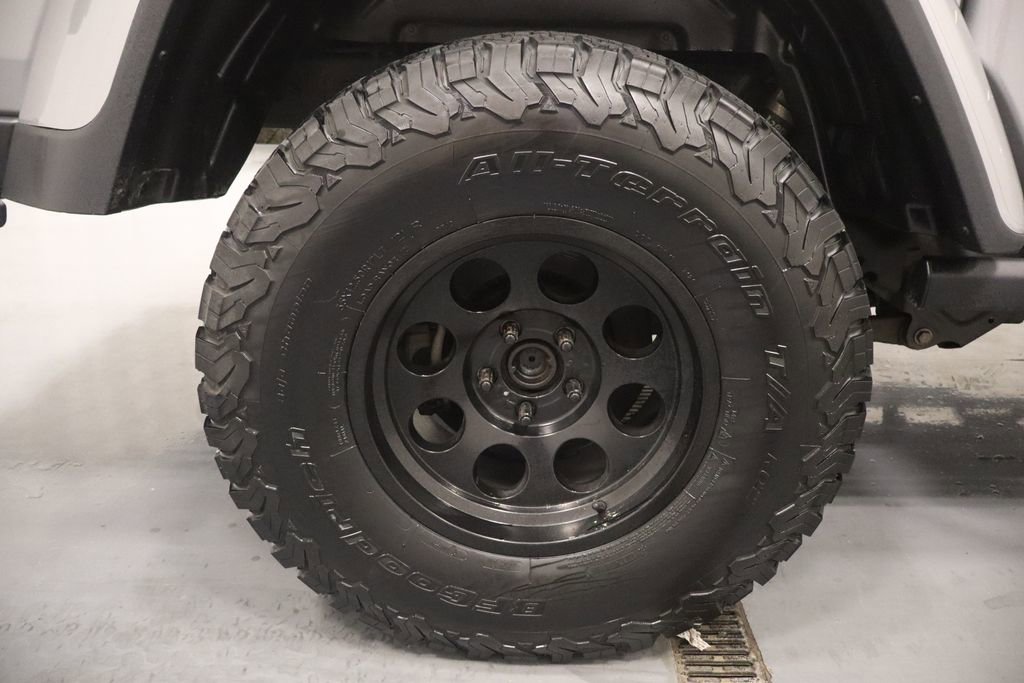 Used 2020 Jeep Gladiator Rubicon w/ Dual Top Group image 24