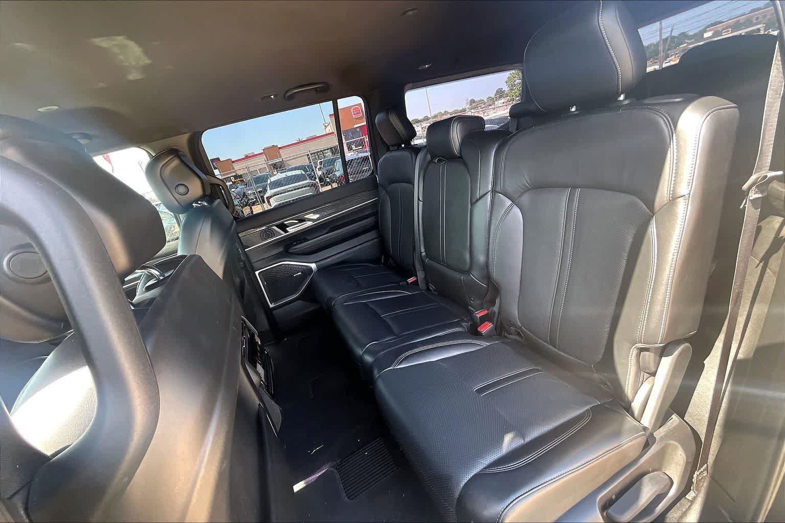 Used 2022 Jeep Wagoneer Series II AWD/4WD image 28