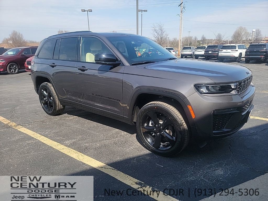 New 2026 Jeep Grand Cherokee Limited w/ Limited Altitude Package AWD/4WD image 7